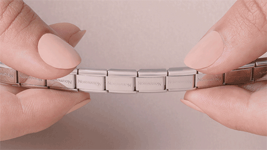 Animation showing how to assemble a Composable Charm Bracelet